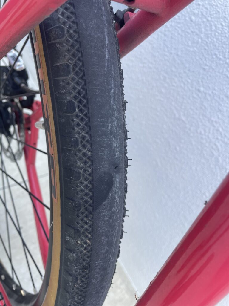 約2,500km使用したWTB Byway 650×47リアタイヤの摩耗