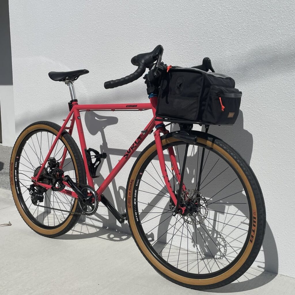 Surly Straggler サーリー ストラグラー Salmon Candy Red 52サイズ フロント ラック