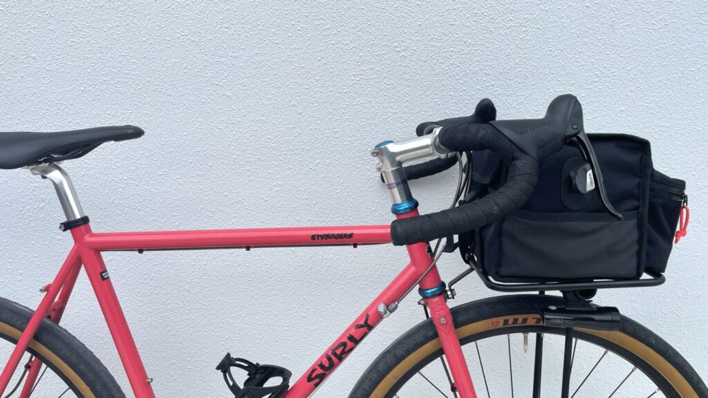 細身のクロモリチューブを採用したSURLY Straggler