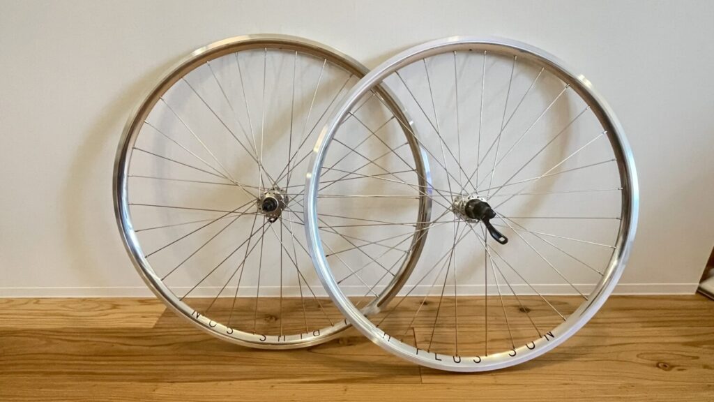 H PLUS SON AT25とSHIMANO QC400で手組みした700Cホイール