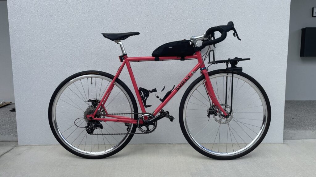 H PLUS SON AT25とSHIMANO QC400で完成した700C手組みホイールを装着したSurly straggler